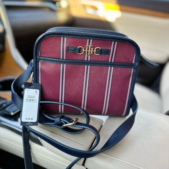 Tommy crossbody bag. Brand new with tag. - Picture 2 of 6